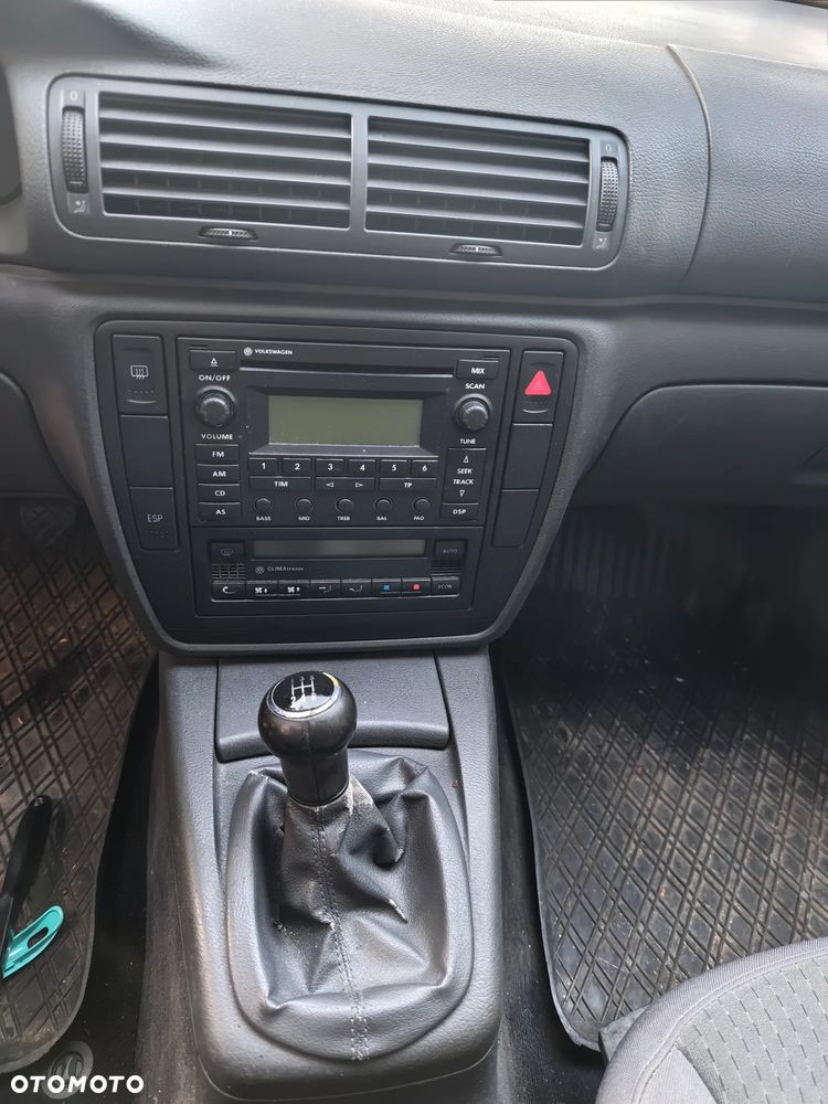 Volkswagen Passat 1.9 TDI Comfortline - 13