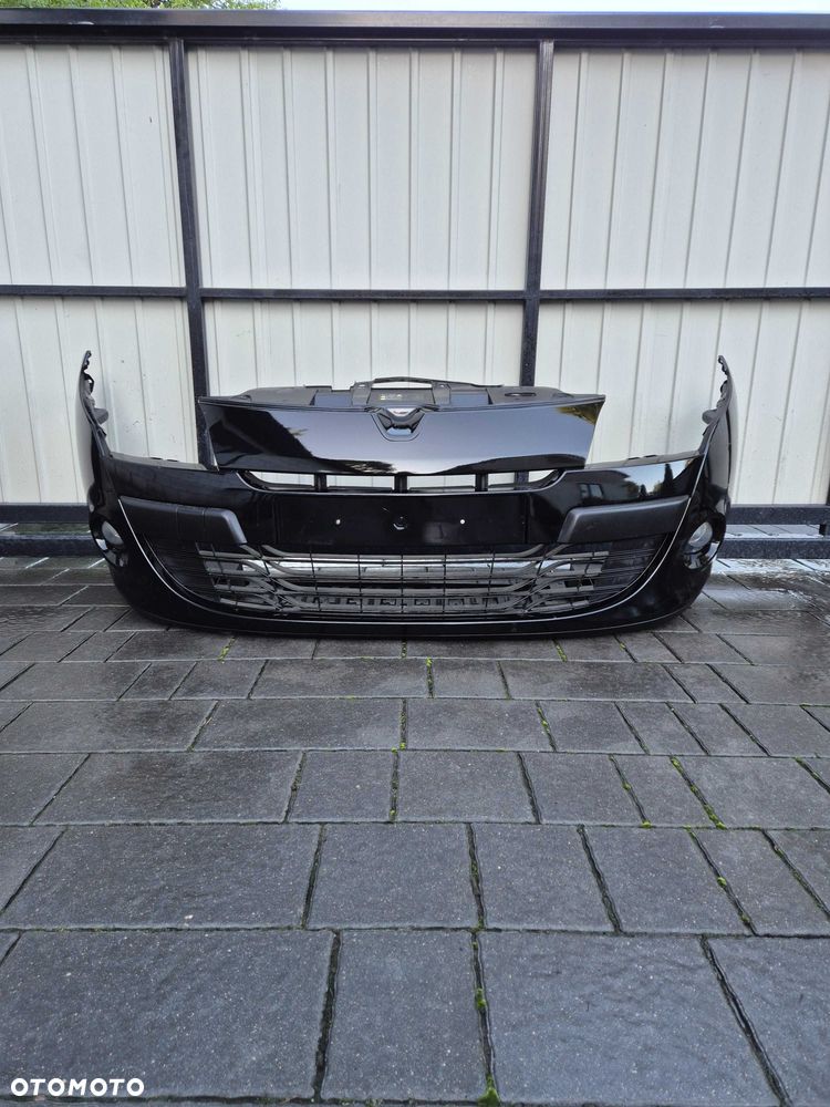 Zderzak przód przedni Renault Megane III rok 11 kod lak TEGNE