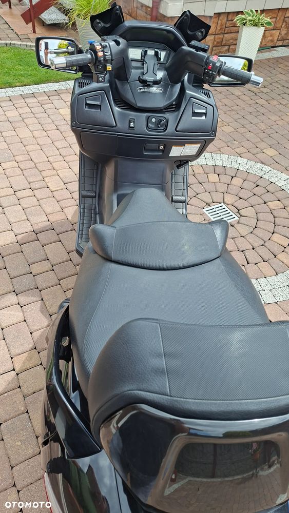 Suzuki Burgman - 8