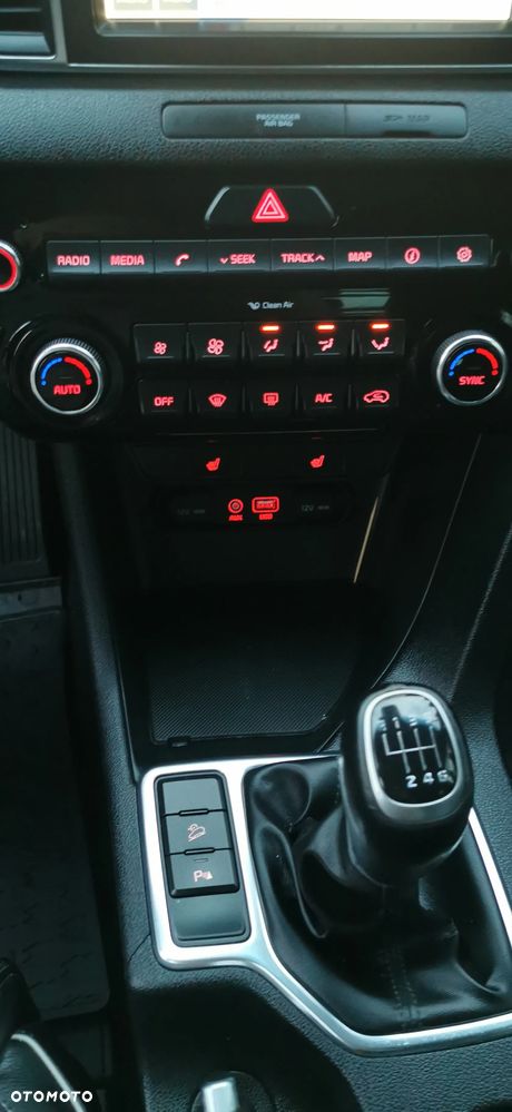 Kia Sportage 1.7 CRDI Business Line L 2WD - 18