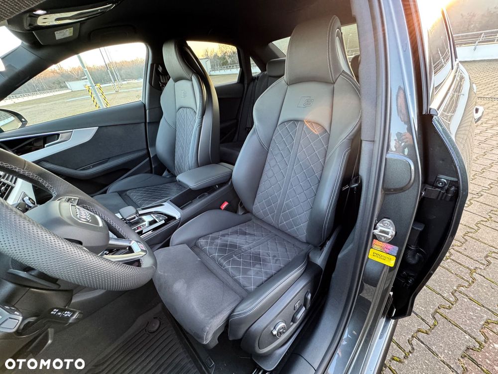 Audi A4 Limousine 40 TFSI mHEV Quattro S tronic - 32