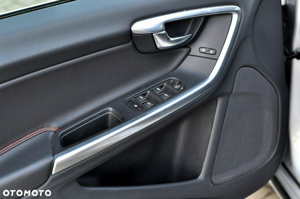 Volvo V60 D2 Ocean Race - 14