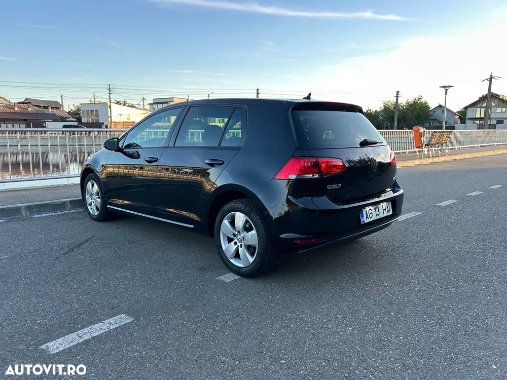 Volkswagen Golf - 5