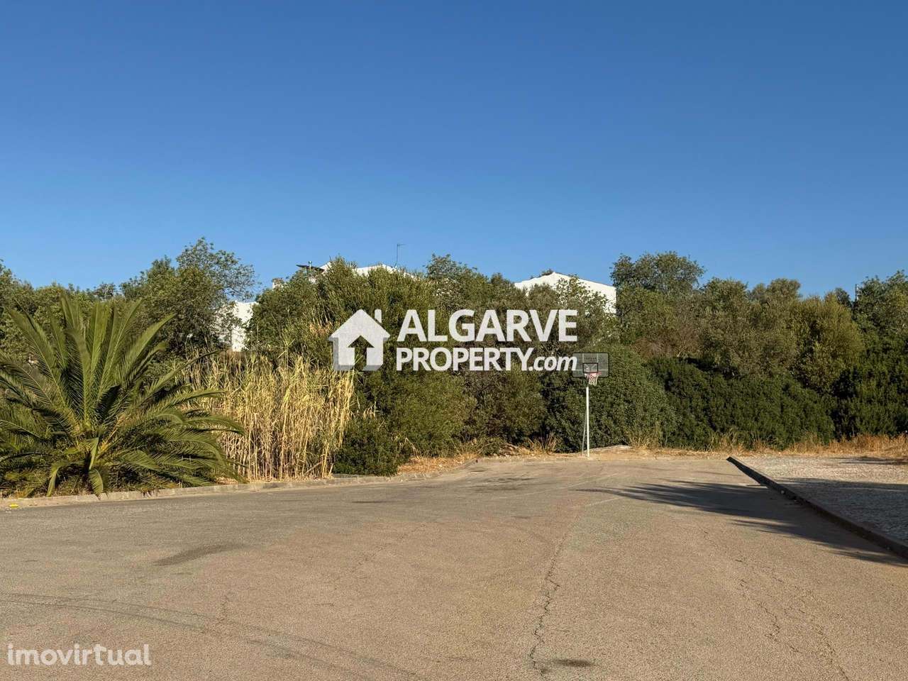 Terreno para construção perto do centro da vila de Boliqueime, Algarve - Grande imagem: 4/8