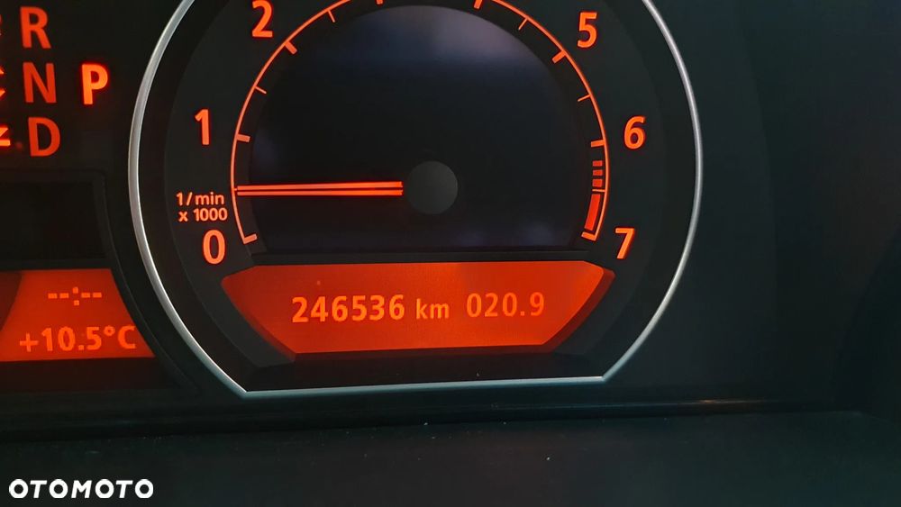 BMW Seria 7 740i - 10