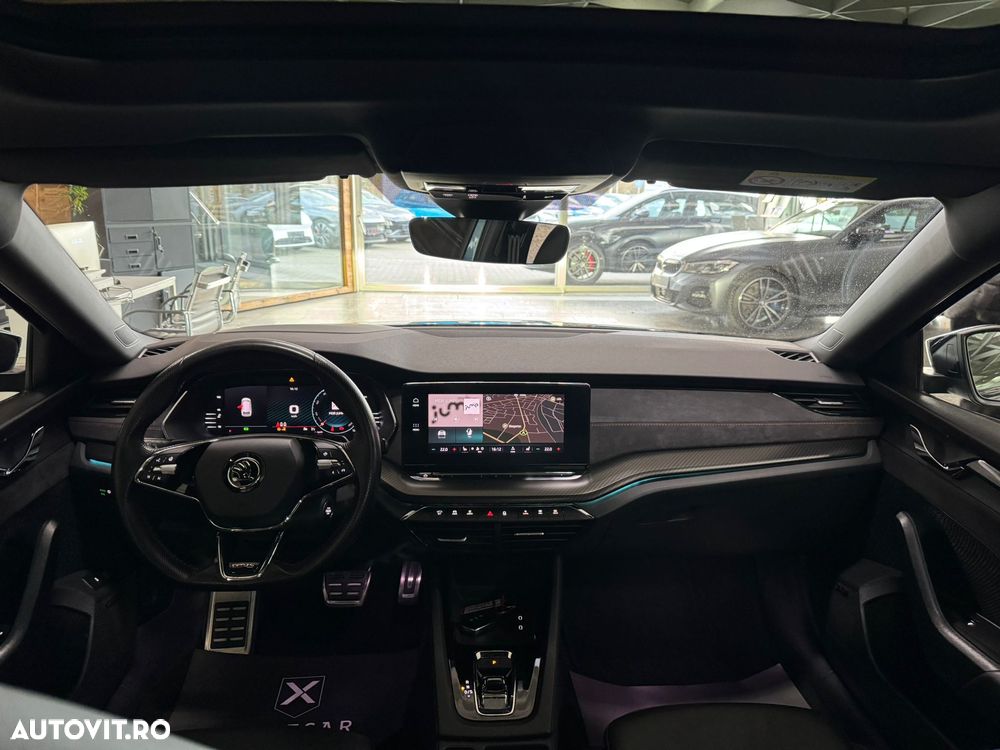 Skoda Octavia 2.0 TDI DSG RS - 9