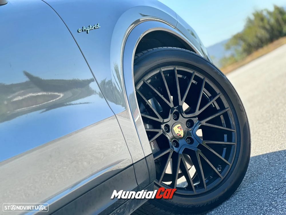 Porsche Cayenne Coupé E-Hybrid - 19