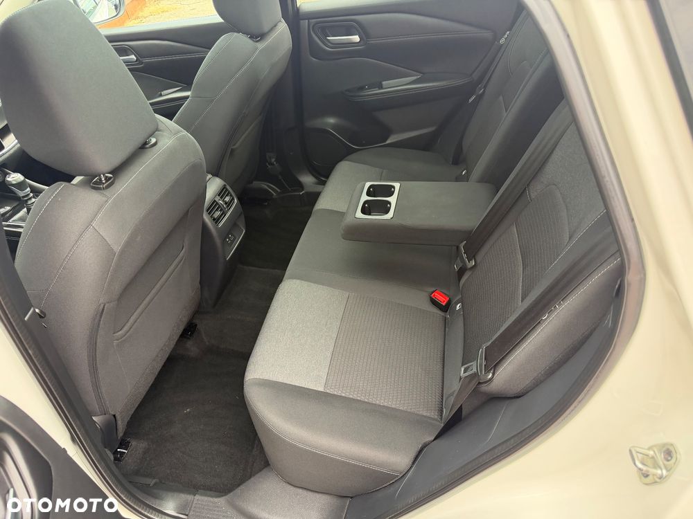 Nissan Qashqai 1.3 DIG-T mHEV Premiere Edition - 32