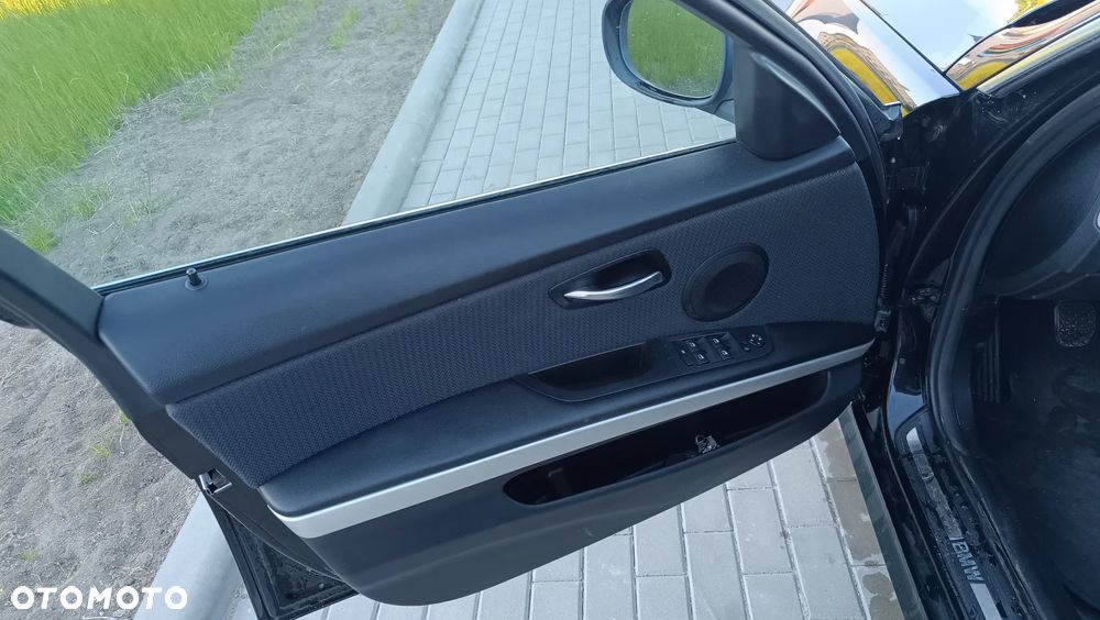 BMW Seria 3 330d DPF Edition Sport - 20