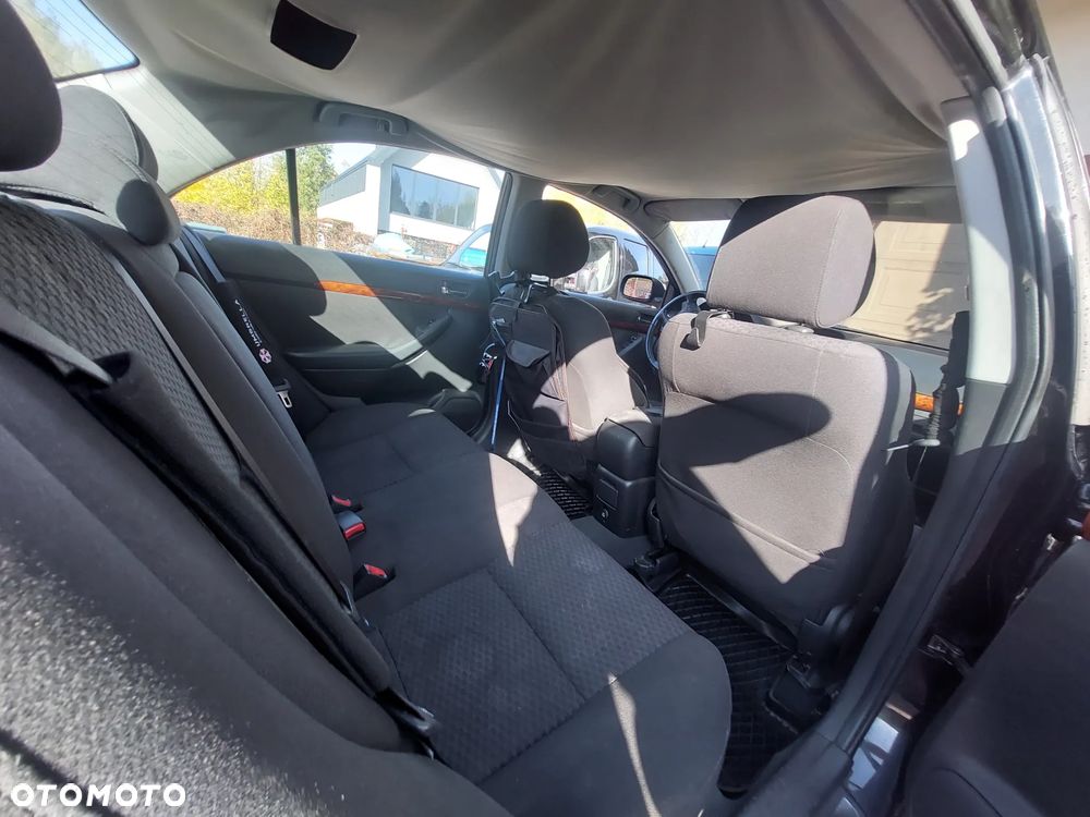 Toyota Avensis 2.0 VVT-i Sol - 8