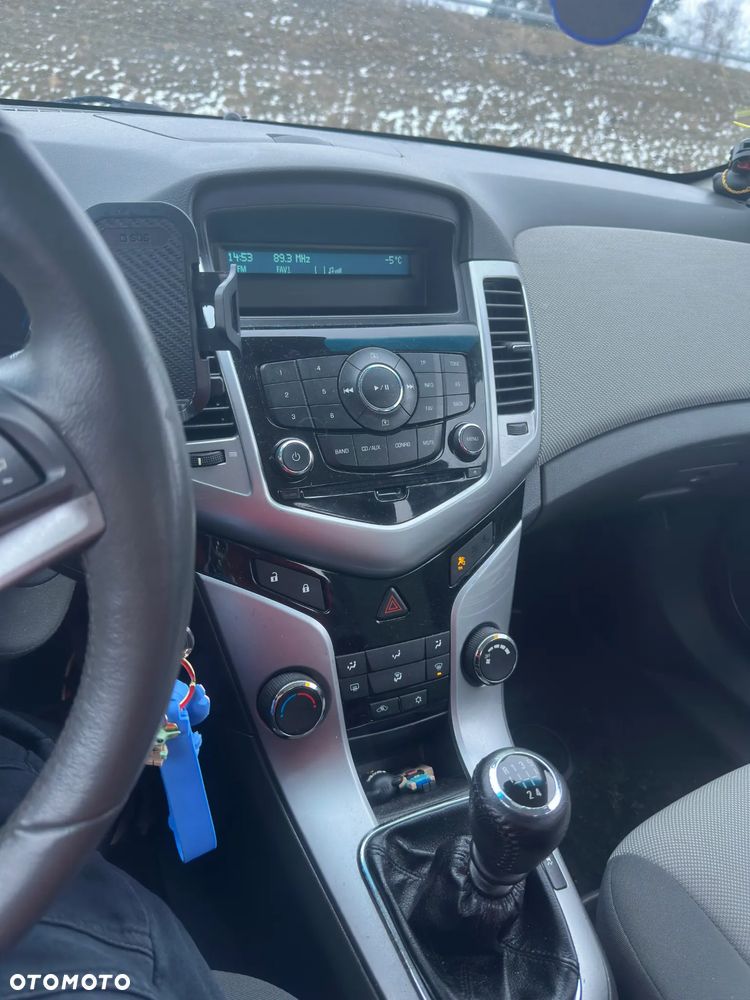 Chevrolet Cruze - 11