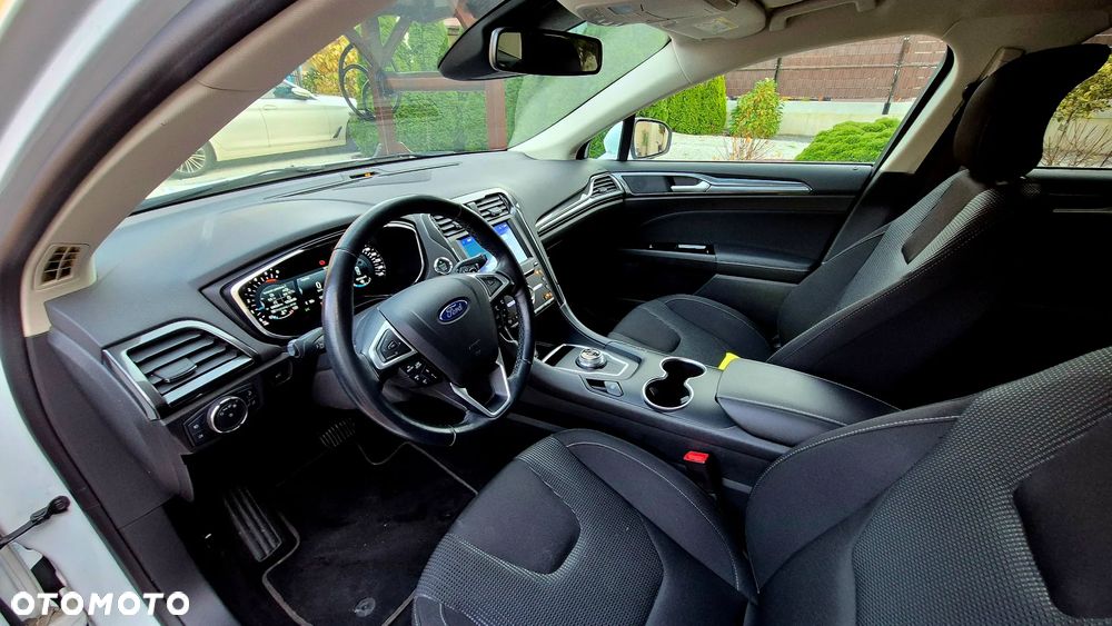 Ford Mondeo 2.0 EcoBlue Titanium - 24