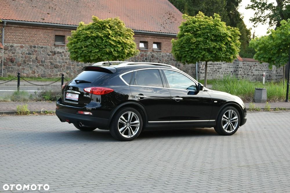 Infiniti EX - 10