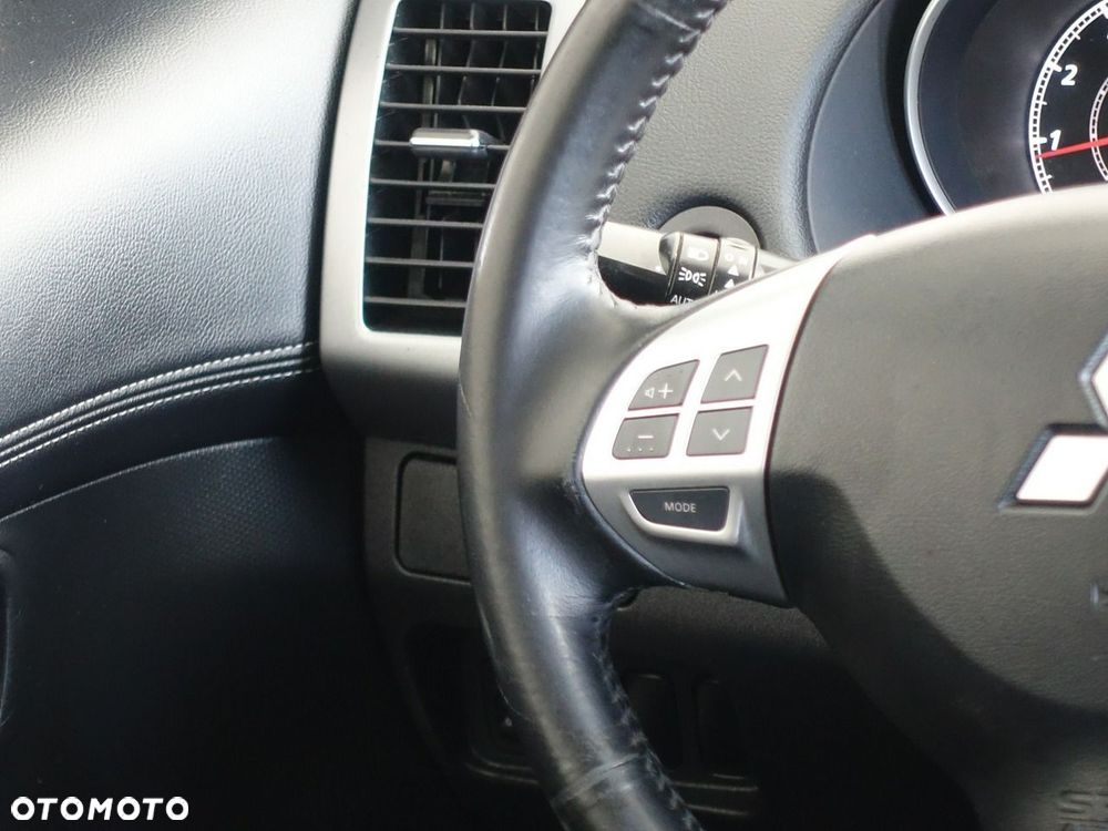 Mitsubishi Outlander 2.4 4WD Invite - 24