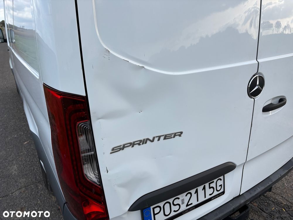 Mercedes-Benz Sprinter - 24