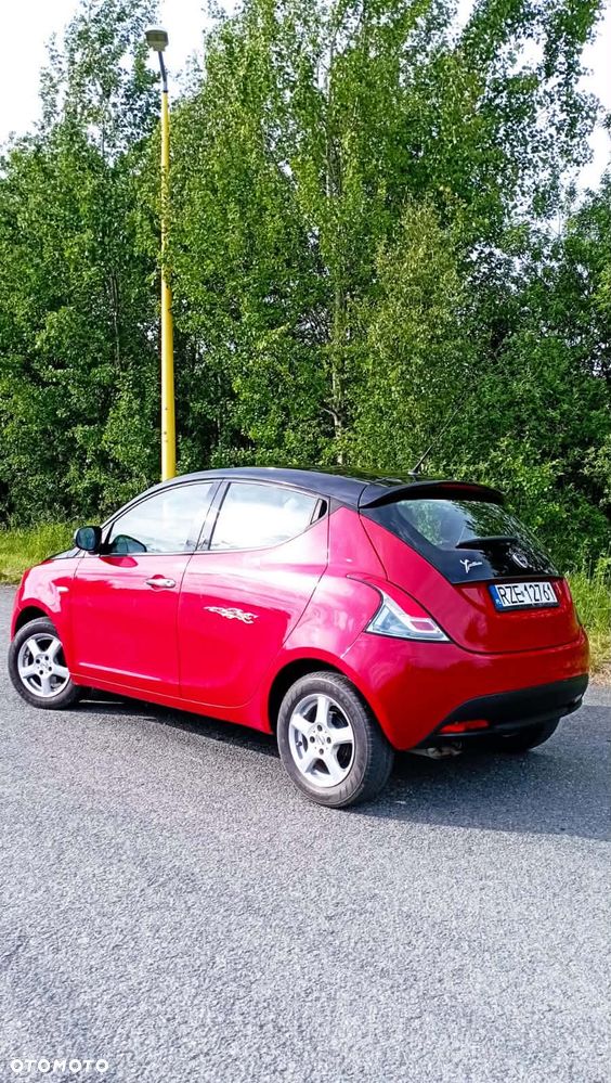 Lancia Ypsilon 1.2 8V Black&Red S&S - 3
