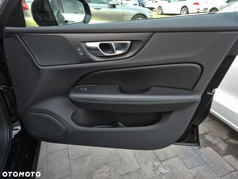 Volvo V60 B4 D Geartronic Momentum Pro - 29