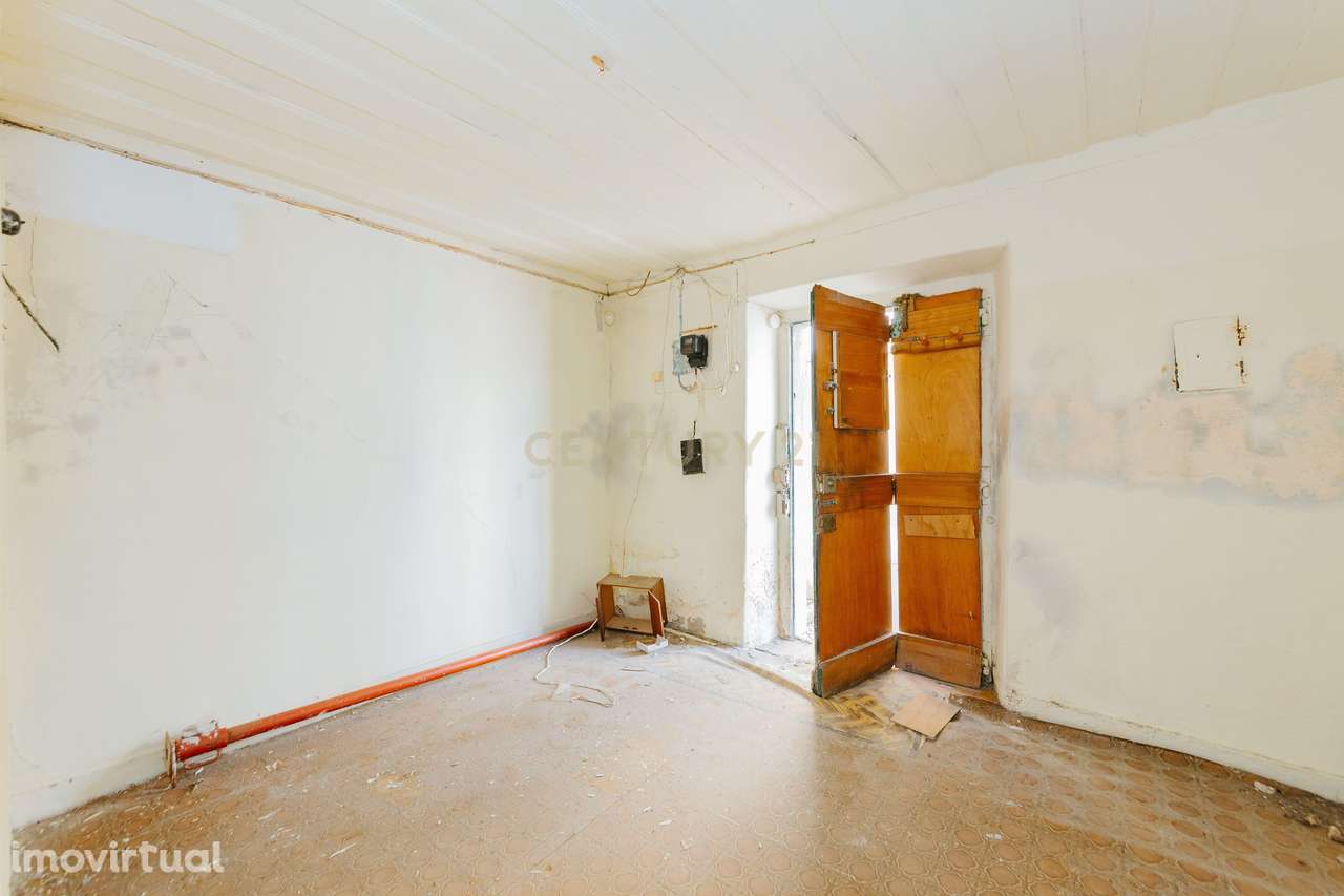 Apartamento para Remodelação à Venda em Alfama - Grande imagem: 3/13