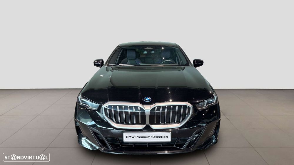 BMW 530 e Pack Desportivo M - 3