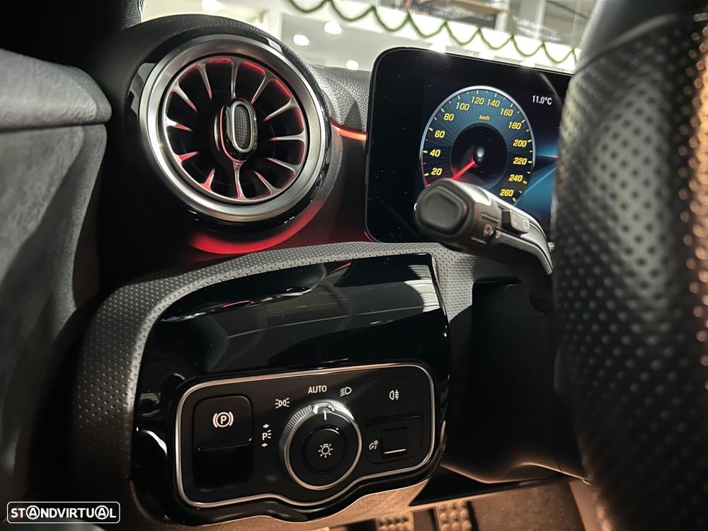 Mercedes-Benz A 160 AMG Line - 38