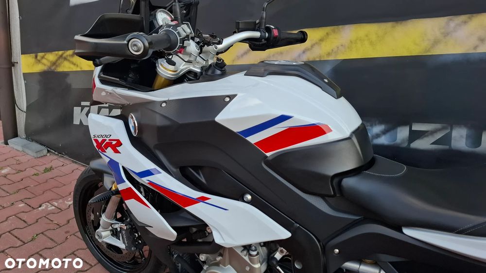 BMW XR - 15