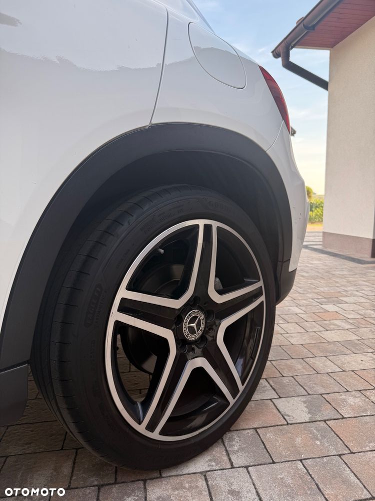Mercedes-Benz GLA 200 7G-DCT AMG Line - 7