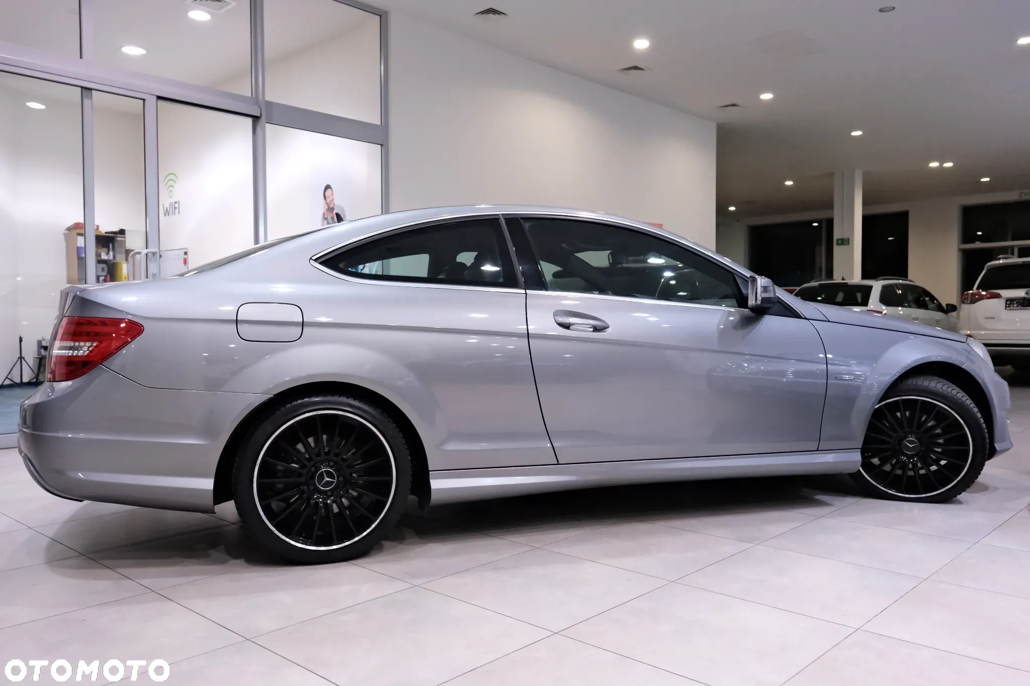 Mercedes-Benz Klasa C 220 CDI DPF Coupe (BlueEFFICIENCY) - 12