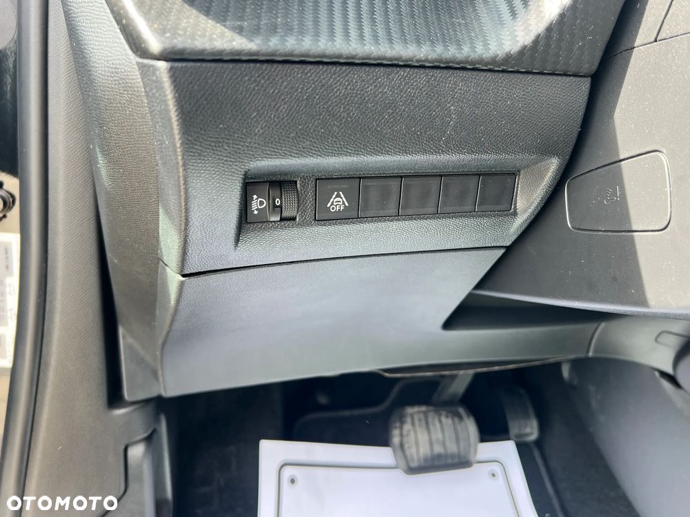 Peugeot 2008 136 Allure - 16