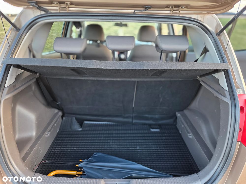 Kia Venga - 23