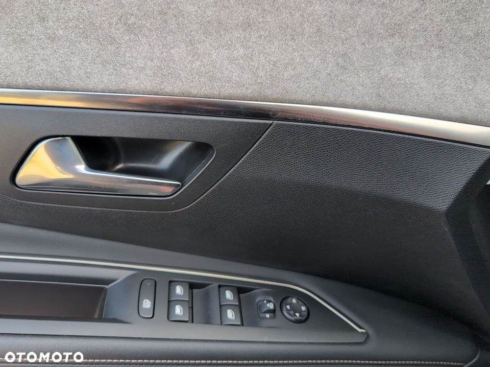 Peugeot 3008 1.2 PureTech GT S&S EAT8 - 13