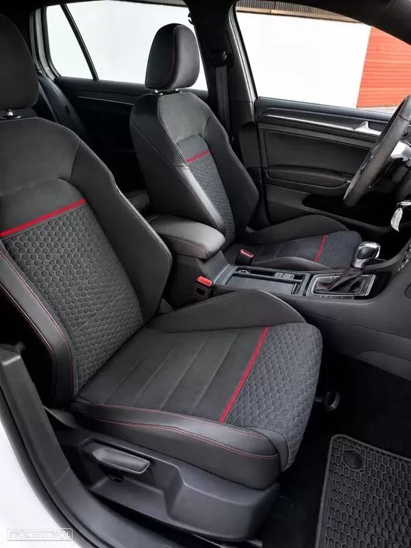 VW Golf GTI 2.0 TSI OPF DSG Performance - 13