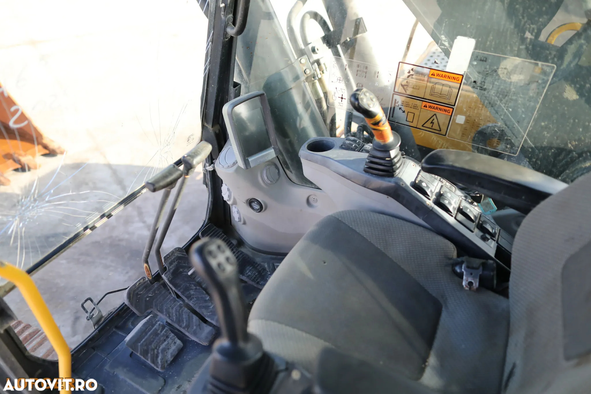 Volvo EC 360 CL - 16