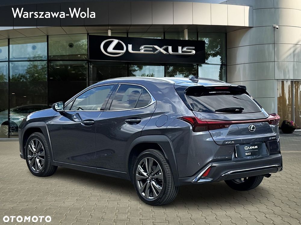 Lexus UX 300h F Sport Design - 5