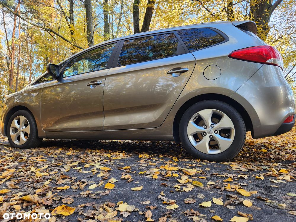 Kia Carens 1.7 CRDi XL 7os - 20