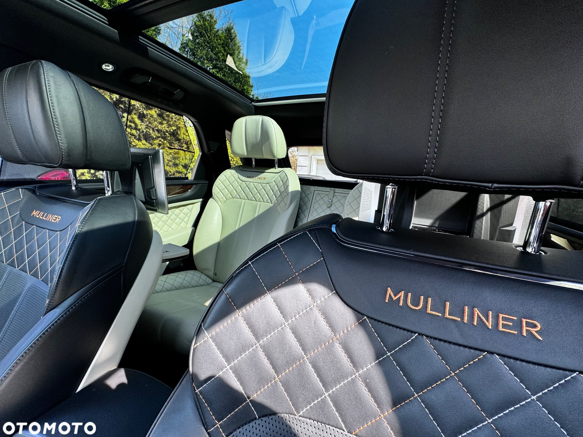 Bentley Bentayga W12 Mulliner - 11
