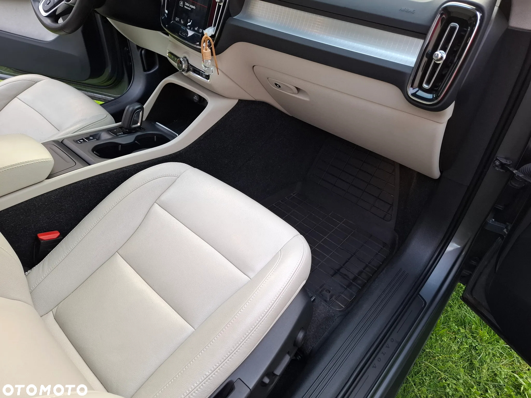 Volvo XC 40 T5 AWD Geartronic Momentum Pro - 18