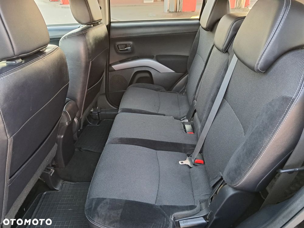 Mitsubishi Outlander - 31