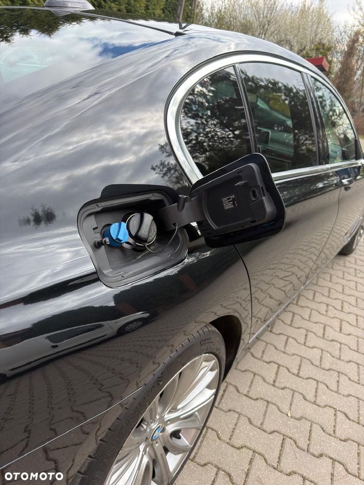 BMW Seria 7 740d xDrive - 17