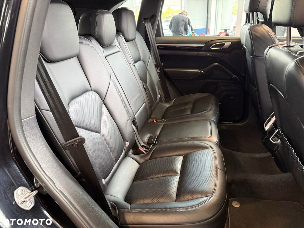 Porsche Cayenne - 14
