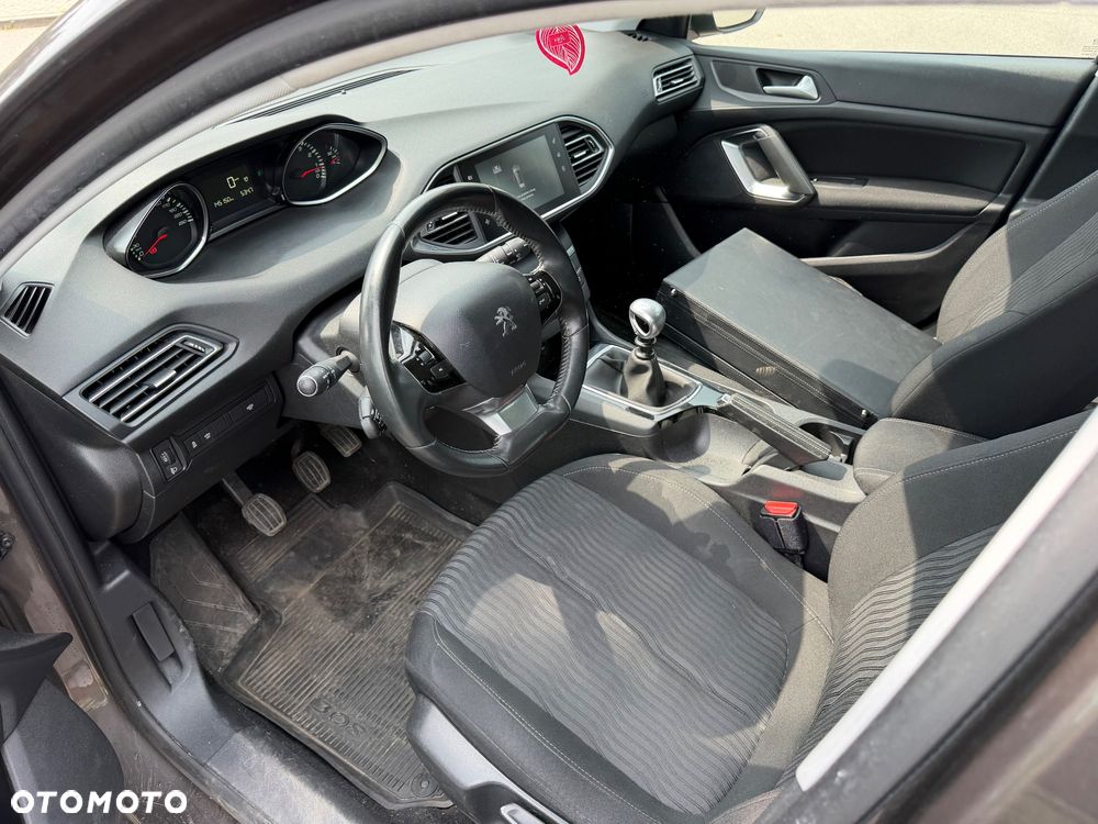 Peugeot 308 1.2 PureTech Style S&S - 28
