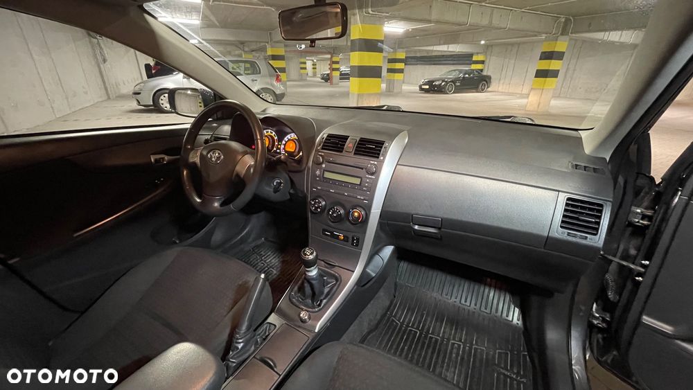 Toyota Corolla 1.6 Active - 12