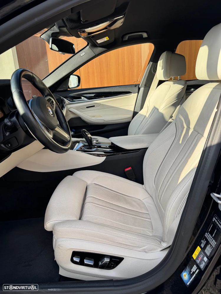 BMW 530 e Pack Desportivo M - 4
