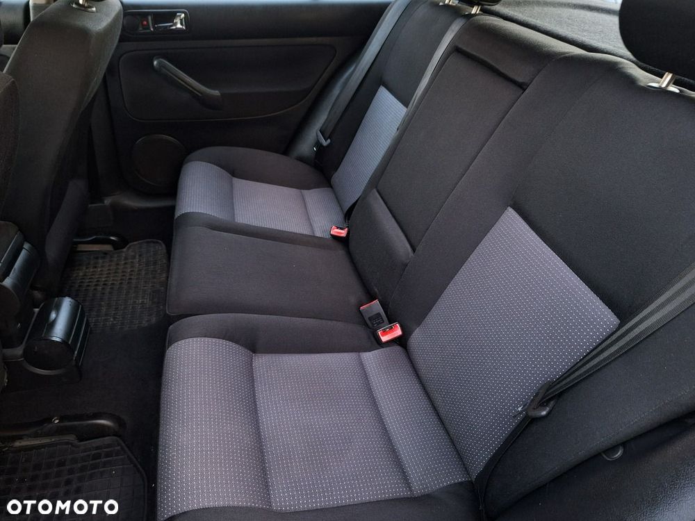 Volkswagen Golf - 9