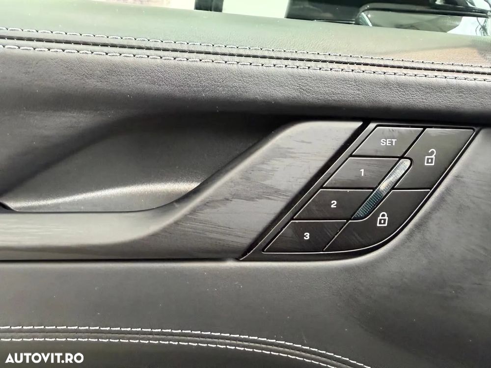 Porsche 911 Carrera 4 GTS PDK - 22