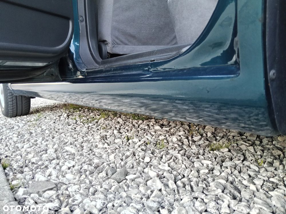 Nissan Primera 2.0 Ambiente - 32