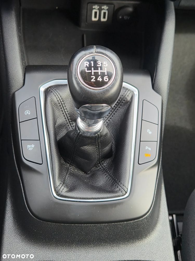 Ford Kuga 1.5 EcoBoost TITANIUM - 17