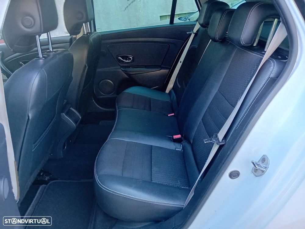 Renault Mégane Sport Tourer 1.6 dCi Bose Edition SS - 24