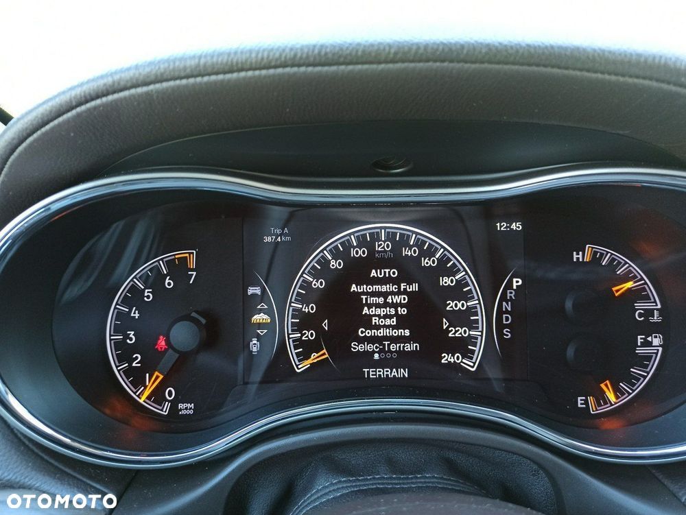 Jeep Grand Cherokee - 16