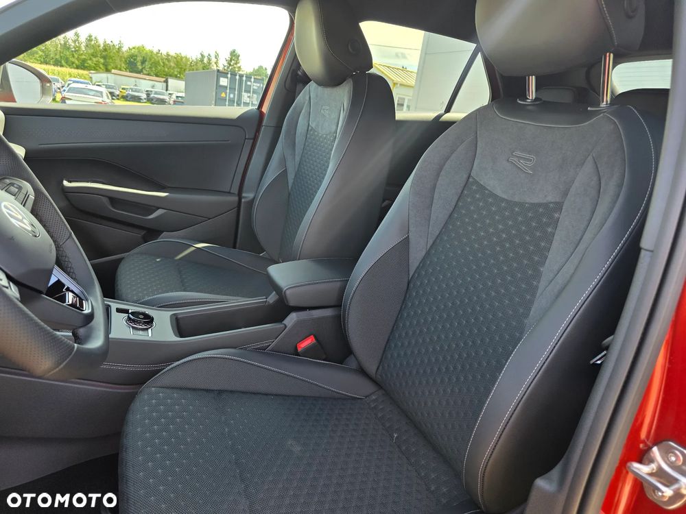 Volkswagen T-Roc 1.5 eTSI R-Line DSG - 16