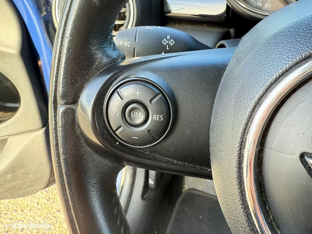 MINI 5 Portas Cooper D Auto - 14